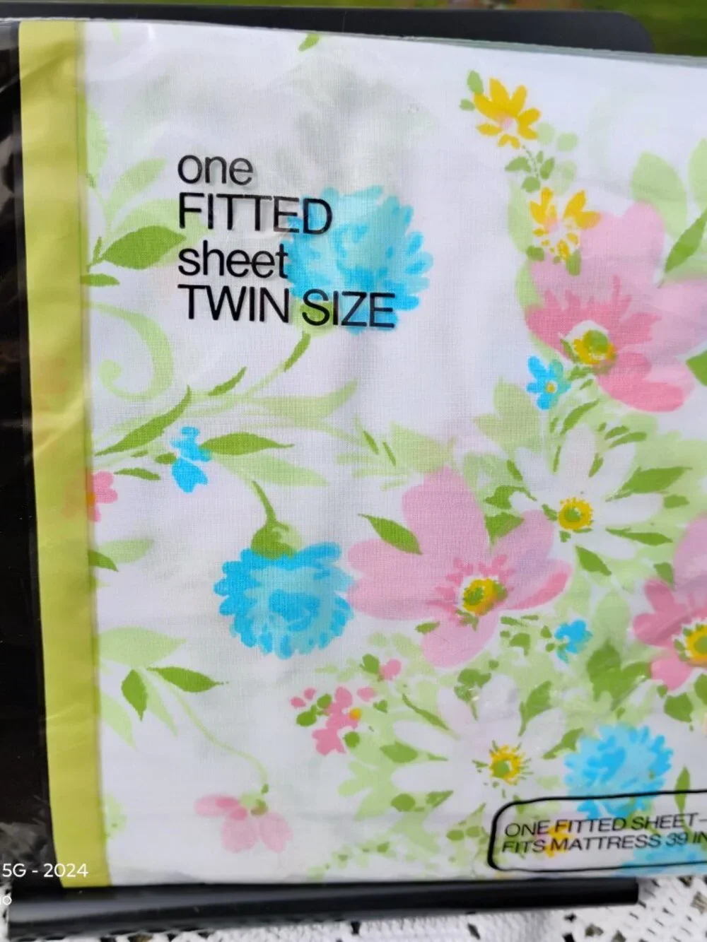 Twin FITTED sheet new old stock JCPenney vintage 1970s Juliet floral print